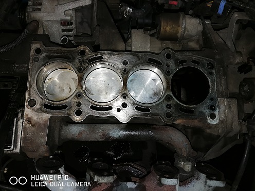 Vyčistené piesty žiaľ zatiaľ len 3 ....