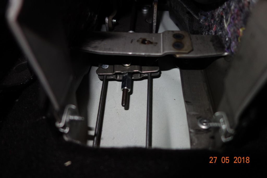 zatiahnutá ručna brzda po "oprave"