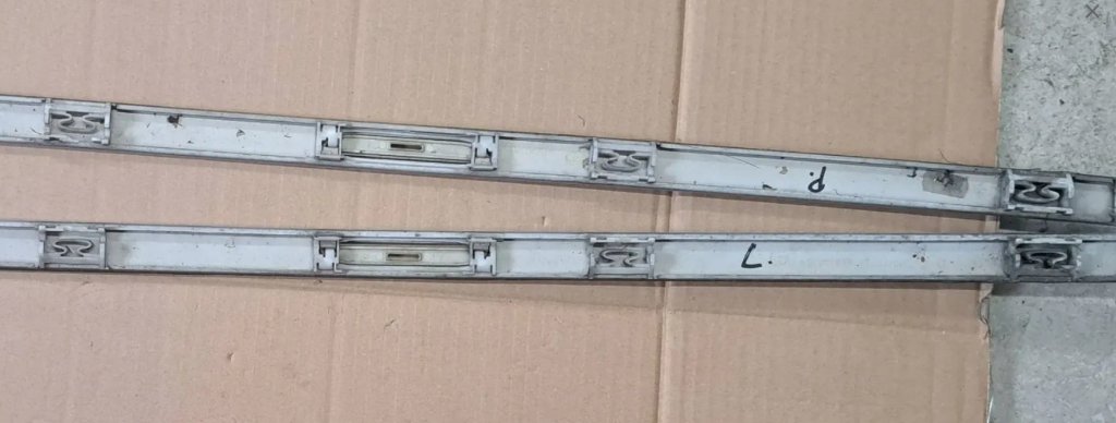 Střešní lišta - 12-3-2025_12192_allegro.cz.jpeg