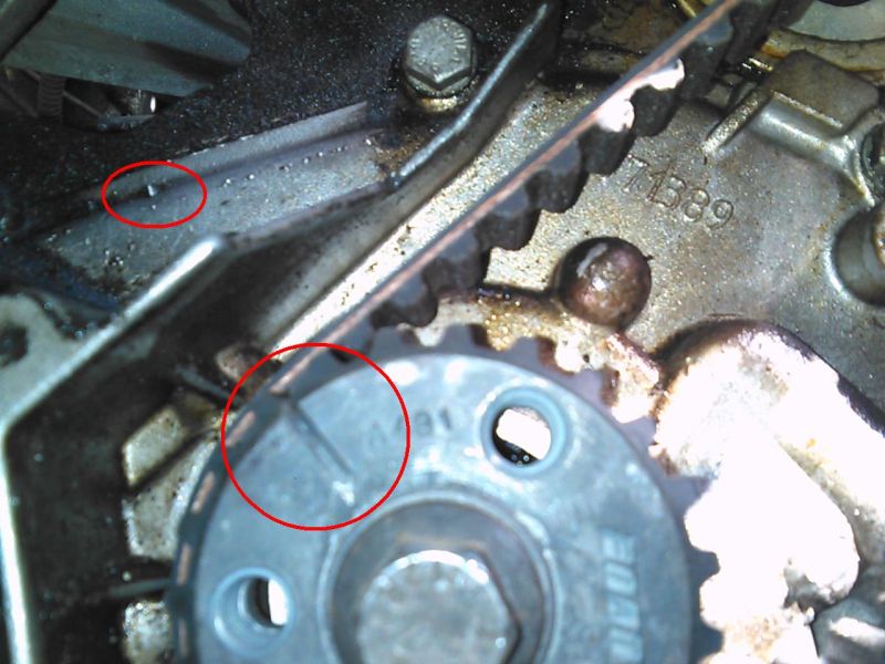 znacka na bloku motora