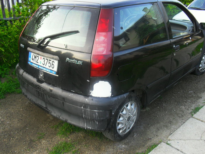 nějaký to kytování po bouračce