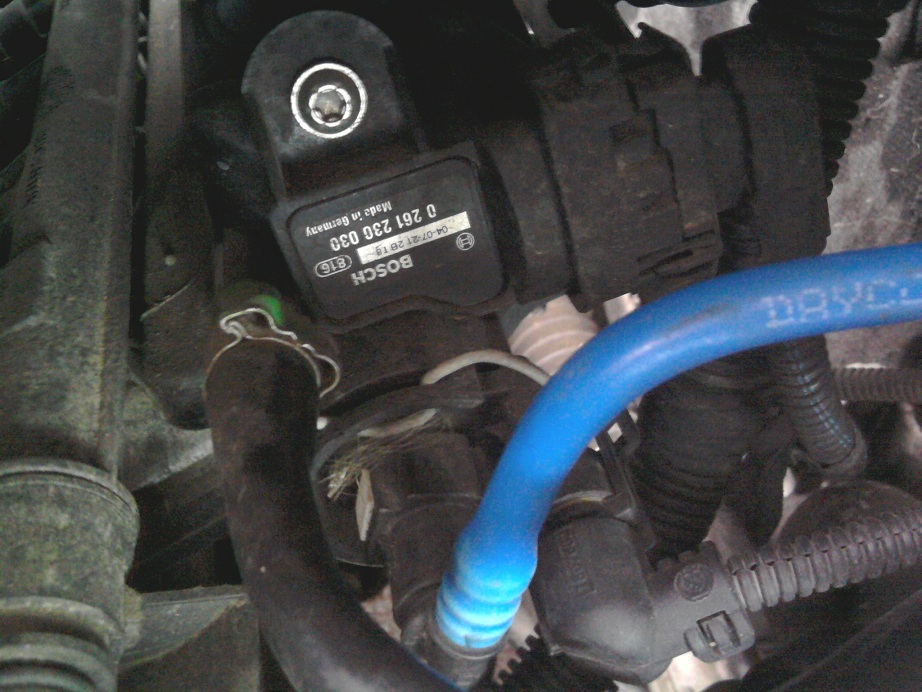 vyzera to asi takto ta blbost kde ide ta modra hadicka je ten ventil