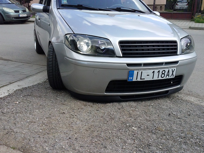 a takto sa plouzim do dvora :-D :lol: :lol: :lol: :lol: